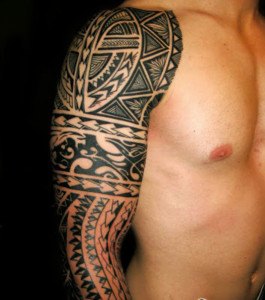 tatouage marquisien noir