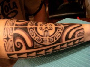 tatouage marquisien avant bras