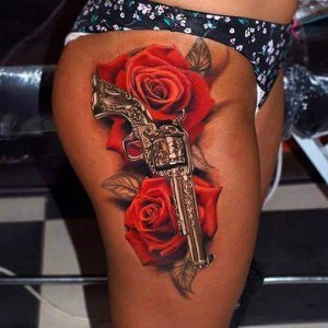 tatouage moderne pistolet