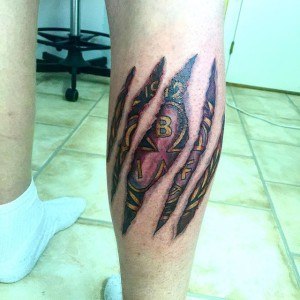 tatouage mollet cicatrice