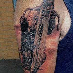 tatouage motard moto