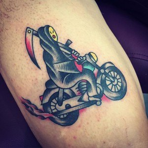 tatouage fantôme moto