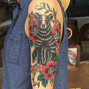 tatouage ours fleur