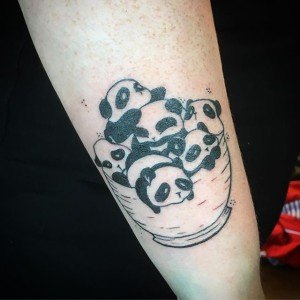 tatouage pandas simple