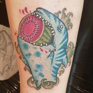tatouage pasteque requin