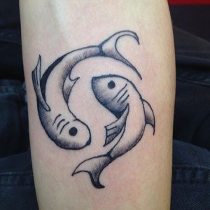 tatouage poissons simple