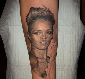 tatouage Rihanna star