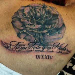 tatouage rose phrase