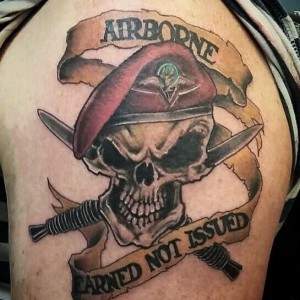 tatouage squellette militaire