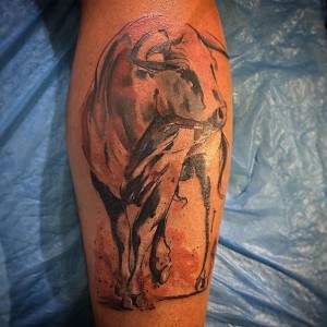 tatouage dessin taureau