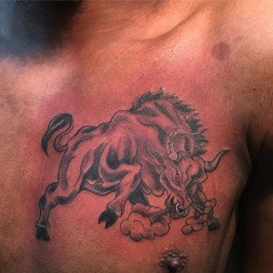 tatouage combat taureau