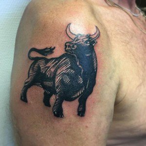 tatouage grand taureau