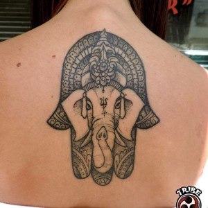 tatouage trompe ethnique