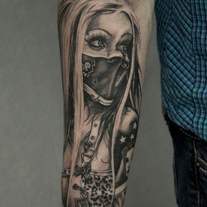 tatouage visage femme russe