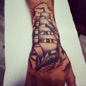 tatouage voilier bateau