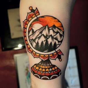 tatouage montagne voyage