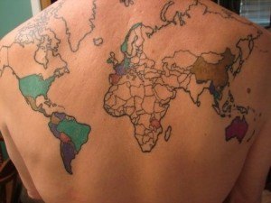 tatouage carte monde voyage